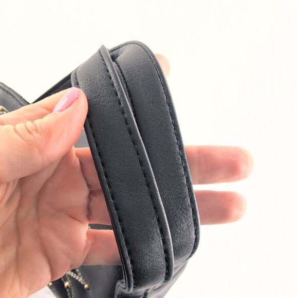 Avon Signature Collection Crossbody Purse NWOT Faux Leather Studded Snowflake - Picture 3 of 9